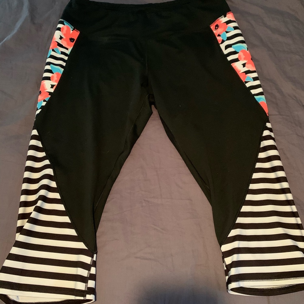Zelos workout Capri pants